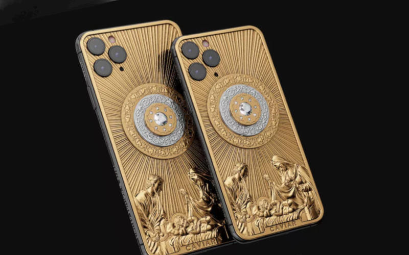 Российская компания украсила iPhone золотом, бриллиантами и … иконой