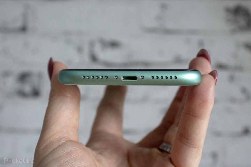 Apple планирует отказаться в 2021 году от Lightning порта в iPhone и оставить только беспроводную зарядку