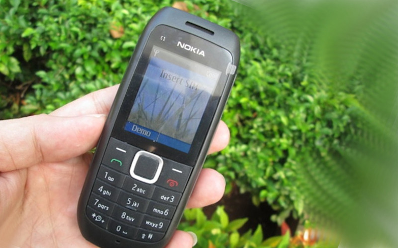 смартфон Nokia C1
