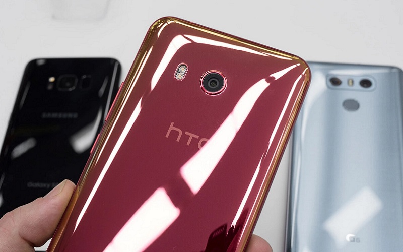 HTC привезла в Россию недорогой смартфон Wildfire E lite на Android Go