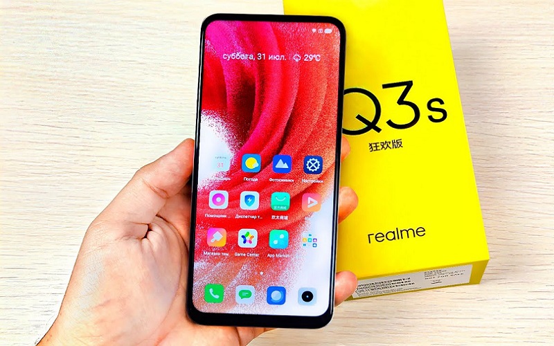 Realme показала тонкий смартфон Q3s со 144-Гц экраном и емкой батареей