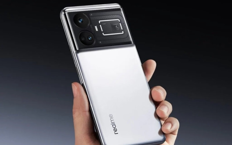 Realme выпустила смартфон GT5 с 24 ГБ ОЗУ и 144-Гц экраном