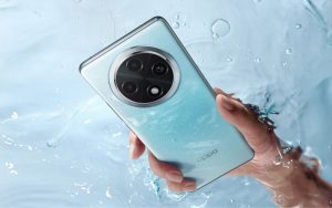 Oppo оценила смартфон A3 Pro с изогнутым OLED-дисплеем и защитой от воды в $275